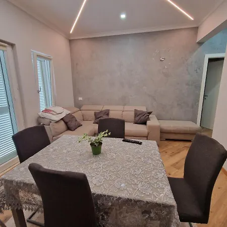 Casa *